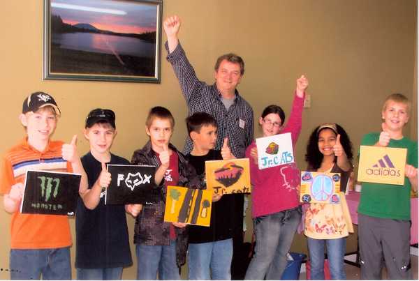 Serge a offert un atelier aux jeunes lors du Symposium d'arts visuels du Nord-Ouest à Grand-Sault au Nouveau-Brunswick en avril 2010